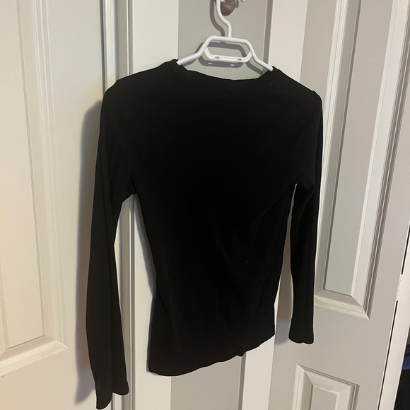 🎉5/$30 bundle of tops - small🎉 - Picture 3 of 7